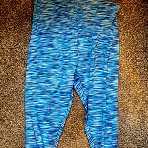 Active maternity capri length pants